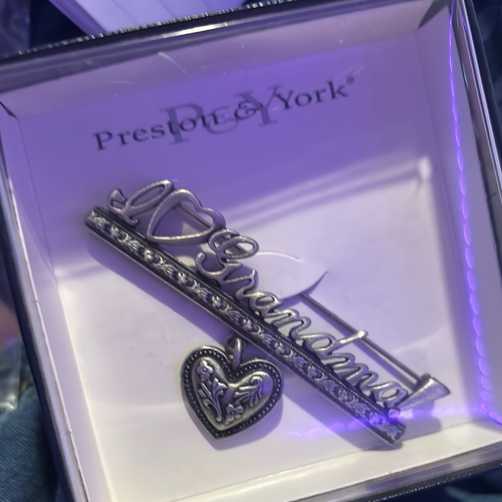 Silver 'I Love Grandma' Brooch